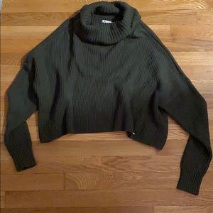 Hollis yet crop turtle neck sweater